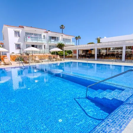 アパートホテル Naranjos Menorca
