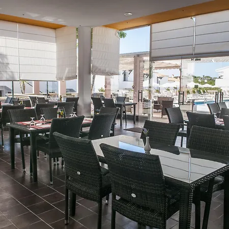 Naranjos Menorca アパートホテル