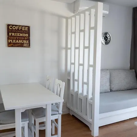アパートホテル Naranjos Menorca サルガール