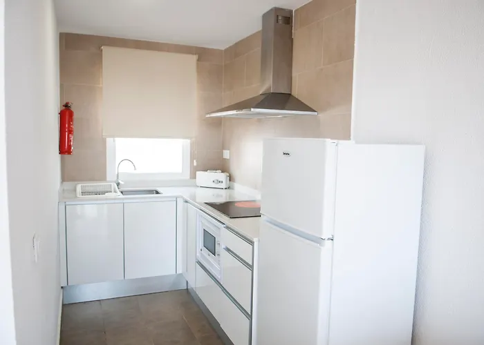 מלון דירות Naranjos Menorca 4*