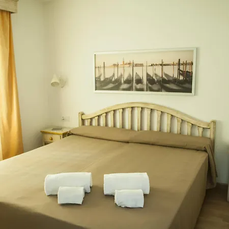 Naranjos Menorca 아파트호텔 3*