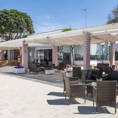Naranjos Menorca 아파트호텔